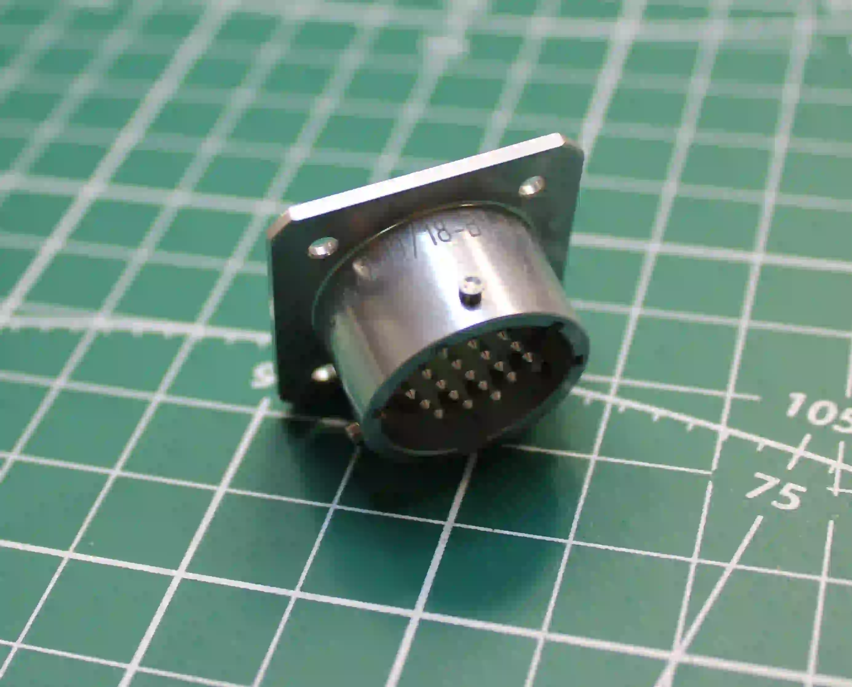 ЦНС БС-1-19/18-В1-1-В Вилка приборная