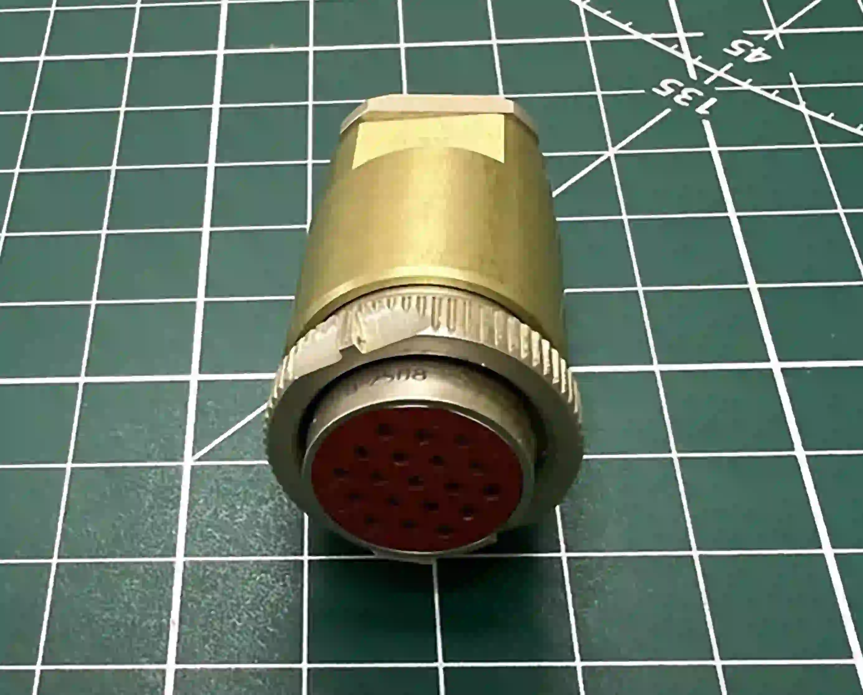 ЦРС-19/18Р1-В Розетка кабельная